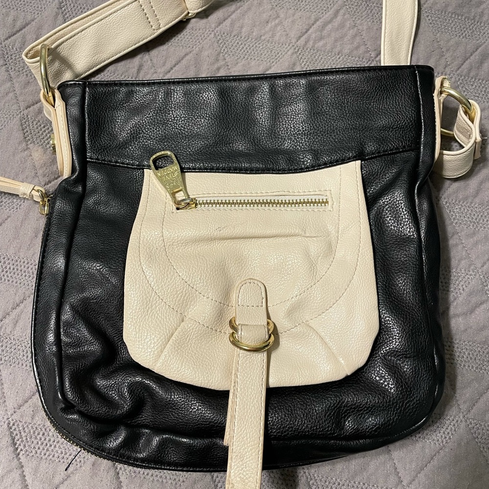 Steve Madden black and white purse